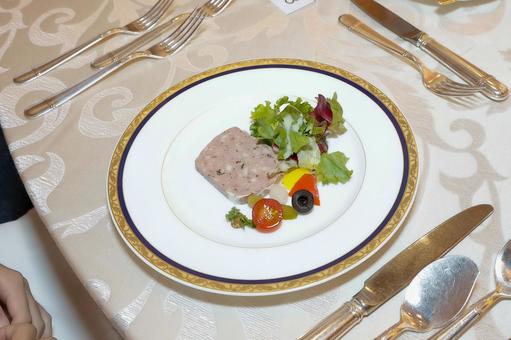 優雅な料理のひととき 料理,皿,フォアグラの写真素材