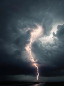 光輝く雷の瞬間 光輝く雷の瞬間の写真