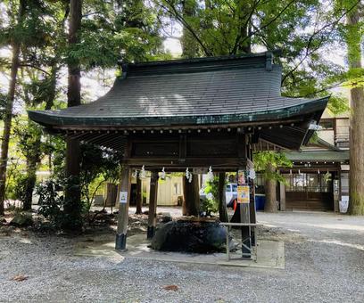 駒形神社 手水舎 駒形神社 手水舎の写真