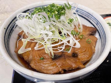 まぐろテールの煮つけ まぐろテールの煮つけ 和食,煮物,煮魚の写真素材