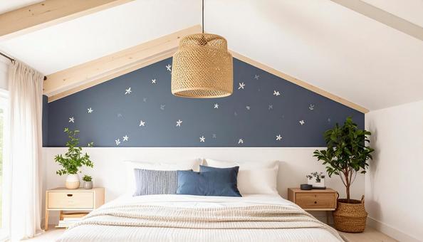 美しい寝室　紺色のアクセントウォールの写真