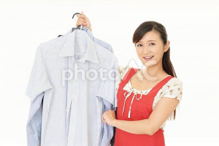 洗濯物と主婦 洗濯物,家事,洗濯の写真素材