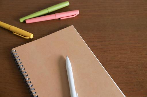 ノートとペン　勉強イメージ ノート,ペン,勉強の写真素材