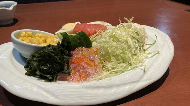 山盛りサラダの写真