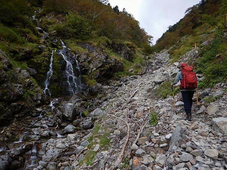 仙丈ヶ岳の登山者 仙丈ヶ岳の登山者の写真