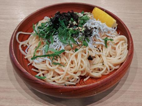 シラスとたらこのスパゲッティの写真