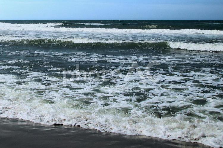 夏　白波　海辺 海,夏,白波の写真素材