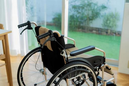 室内にある車椅子 室内にある車椅子 車椅子,在宅介護,介護の写真素材
