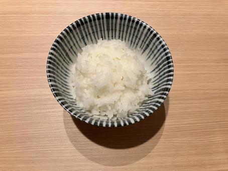 十草模様の器/白米 十草模様の器/白米 白ごはん,白米,ご飯の写真素材
