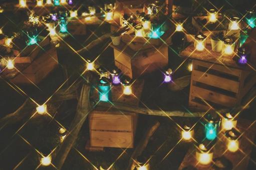 木の温もりとキャンドルの優しい灯り キャンドル,キャンドルナイト,ろうそくの写真素材