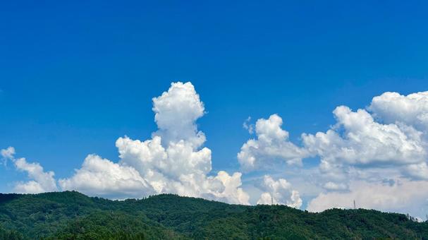 里山の入道雲 里山の入道雲 空,入道雲,積乱雲の写真素材