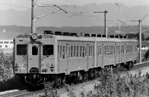 日豊本線を走る20系気動車列車 日豊本線を走る20系気動車列車の写真