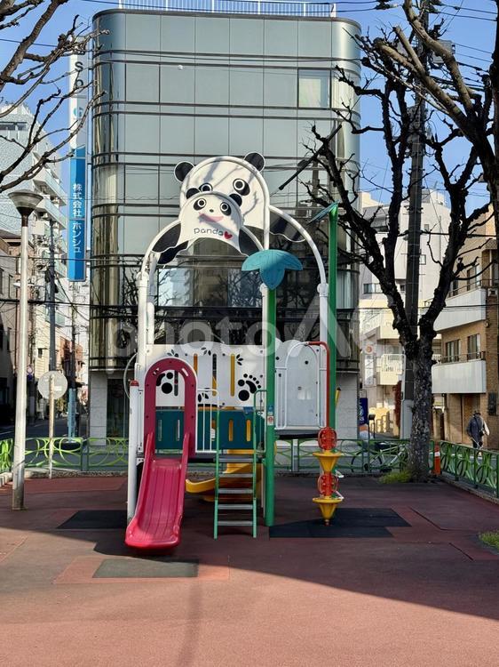 公園のパンダを模した遊具 パンダ,オブジェ,街中の写真素材