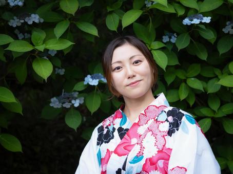 32: Hydrangea and a woman in a yukata, JPG 32: Hydrangea and a woman in a yukata, JPG