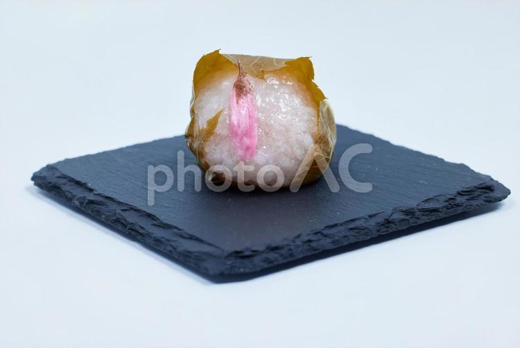 季節の和菓子　桜餅 桜餅,桜もち,さくらもちの写真素材