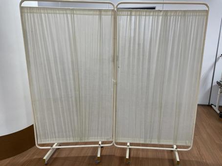 Blinds and curtains in hospitals, clinics, etc., JPG