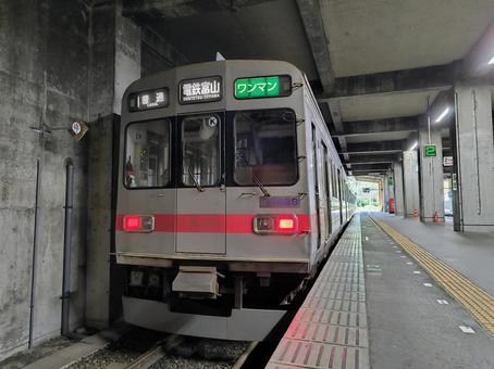 富山地方鉄道17480型、17487編成 富山地方鉄道17480型、17487編成 富山地方鉄道,富山地鉄,地鉄の写真素材