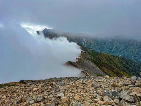 鹿島槍への稜線 紅葉,北アルプス,鹿島槍ヶ岳の写真素材