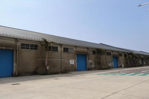 青空と倉庫のある台湾高雄の街並み 青空と倉庫のある台湾高雄の街並み 青空,倉庫,台湾の写真素材