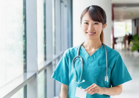 女性の看護師01の写真