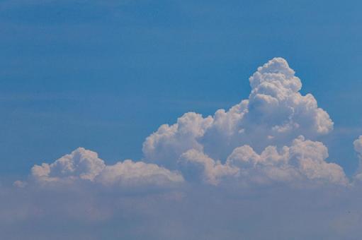 真夏の青空と入道雲 真夏の青空と入道雲 空,雲,青の写真素材
