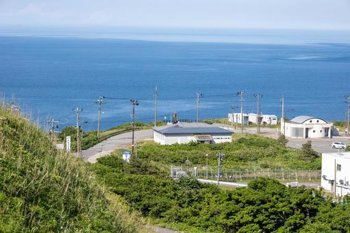 竜飛崎の階段村道から見た津軽海峡 竜飛崎の階段村道から見た津軽海峡 竜飛崎,青空,階段村道の写真素材