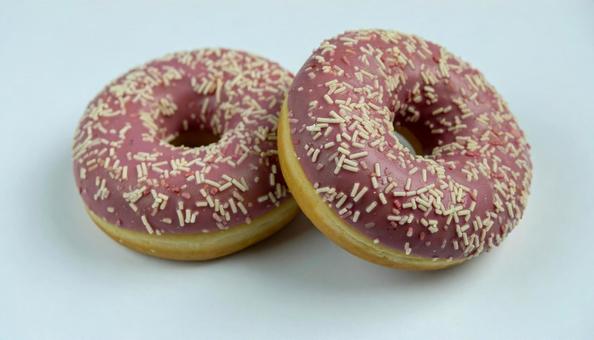 ドーナツ二つ　白背景の写真