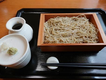 手打ちの十割蕎麦を正面から 手打ちの十割蕎麦を正面からの写真