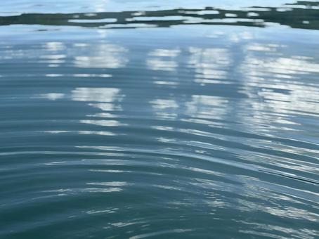 湖面に映る影 波 木崎湖 湖面に映る影 波 木崎湖 sup,木崎湖,長野県の写真素材