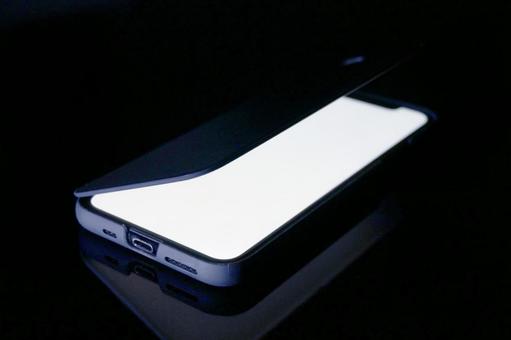 手帳タイプのスマートホンカバー 手帳タイプのスマートホンカバーの写真