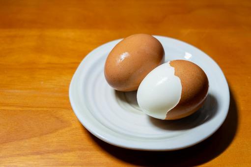 Peeling boiled eggs, JPG