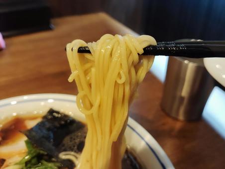 醤油ラーメン 醤油ラーメンの写真