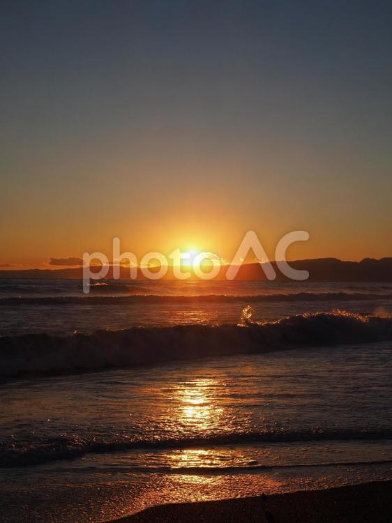 辻堂海岸からの夕日 夕日,日没,夕景の写真素材