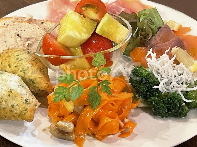 イタリアン料理　前菜盛り合せ　 イタリアン,洋食,サラダの写真素材