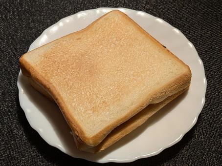 霜降前の自宅調理のホットサンドイッチ 霜降前の自宅調理のホットサンドイッチの写真