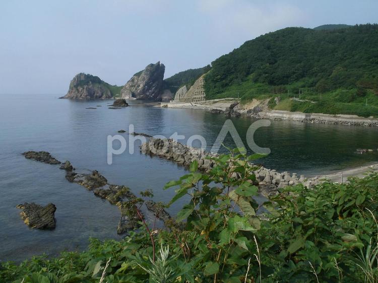 夏の下北半島「願掛岩」津軽海峡 願掛岩,津軽海峡,下北半島の写真素材