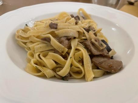きのこのパスタ パスタ,ポルチーニ茸,美味しいの写真素材