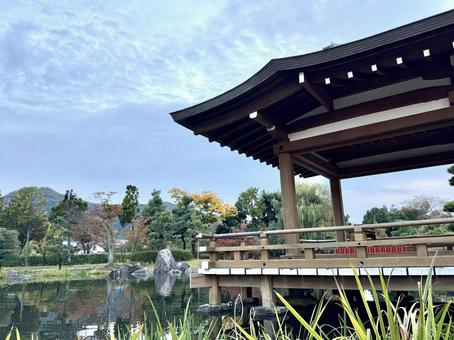秋の夕方　福井県紫式部公園 紫式部公園,福井県,庭園の写真素材