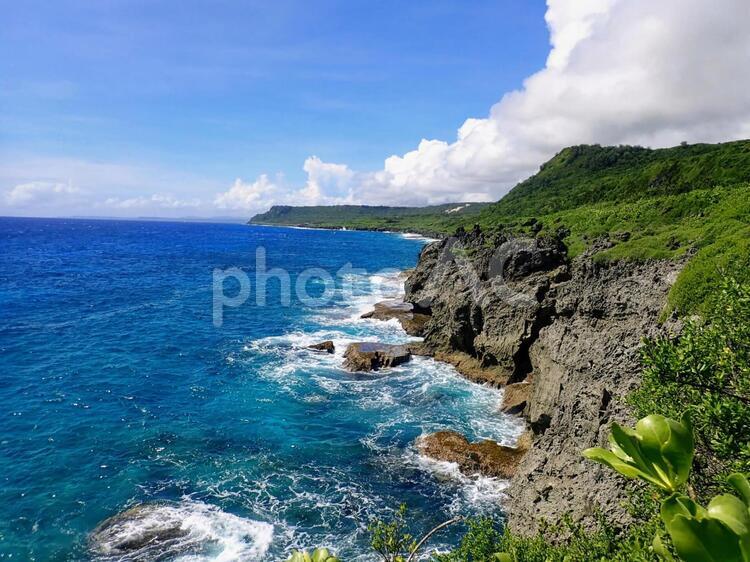 グアムの海岸線 海岸線,海,グアムの写真素材