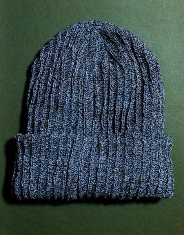 グレーのニット帽 ニット帽子,ニットキャップ,帽子の写真素材