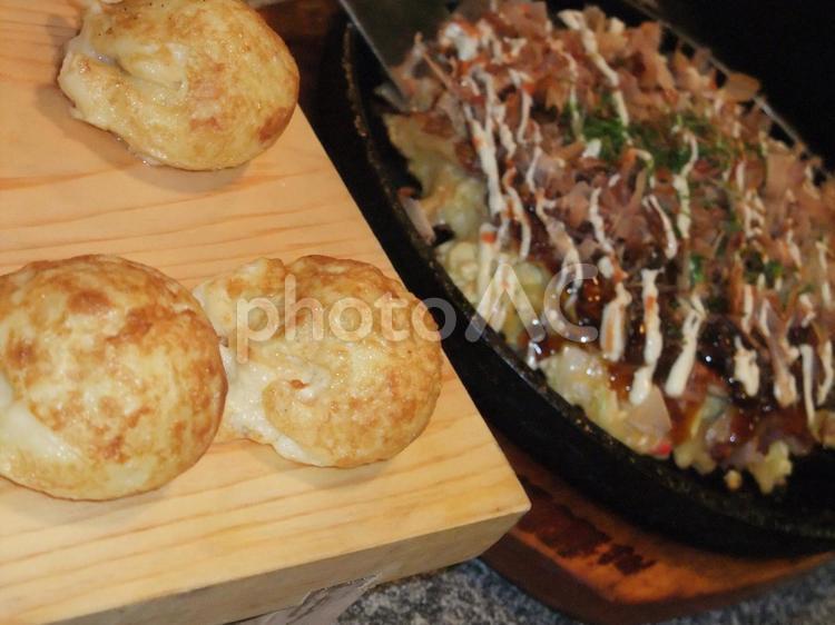 明石焼とお好み焼き 明石焼,お好み焼き,粉もんの写真素材
