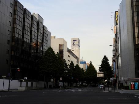 早朝の仙台広瀬通り 早朝の仙台広瀬通りの写真