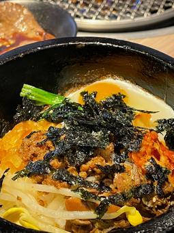 焼肉屋さんの石焼ビビンパ 焼肉屋さんの石焼ビビンパの写真