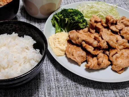 夕ごはん 夕ごはん ご飯,しょうが焼き,食事の写真素材