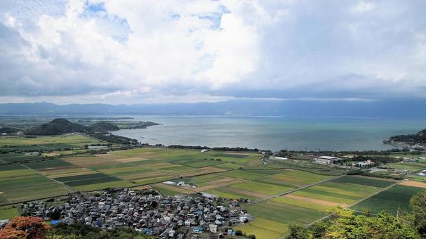 八幡山城西の丸跡から水茎岡山城跡を望む 八幡山城西の丸跡から水茎岡山城跡を望む 水茎岡山城跡,初秋,八幡山城の写真素材