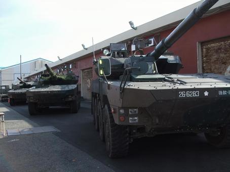 錚々たる戦車が並ぶ一般公開 錚々たる戦車が並ぶ一般公開 戦車,16式機動戦闘車,陸上自衛隊の写真素材