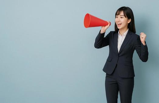 応援している女性 応援している女性の写真