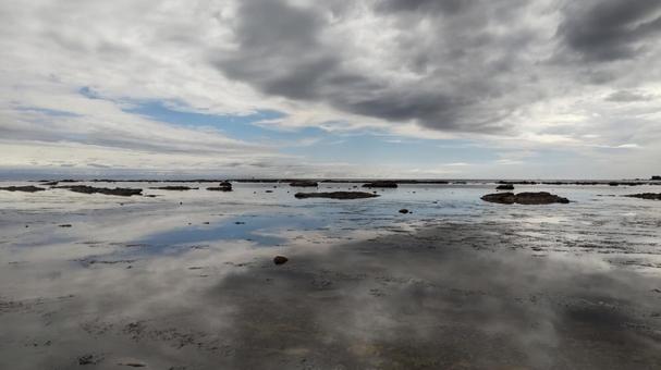 鵜ノ崎海岸の景色 鵜ノ崎海岸,水面鏡,日本海の写真素材
