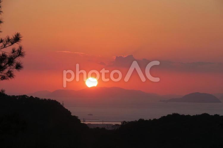 瀬戸の夕日 日暮れ,暁,太陽の写真素材
