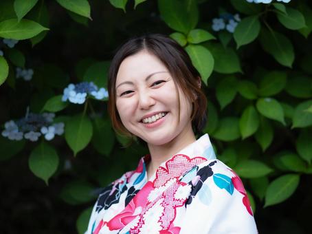 32: Hydrangea and a woman in a yukata, JPG 32: Hydrangea and a woman in a yukata, JPG